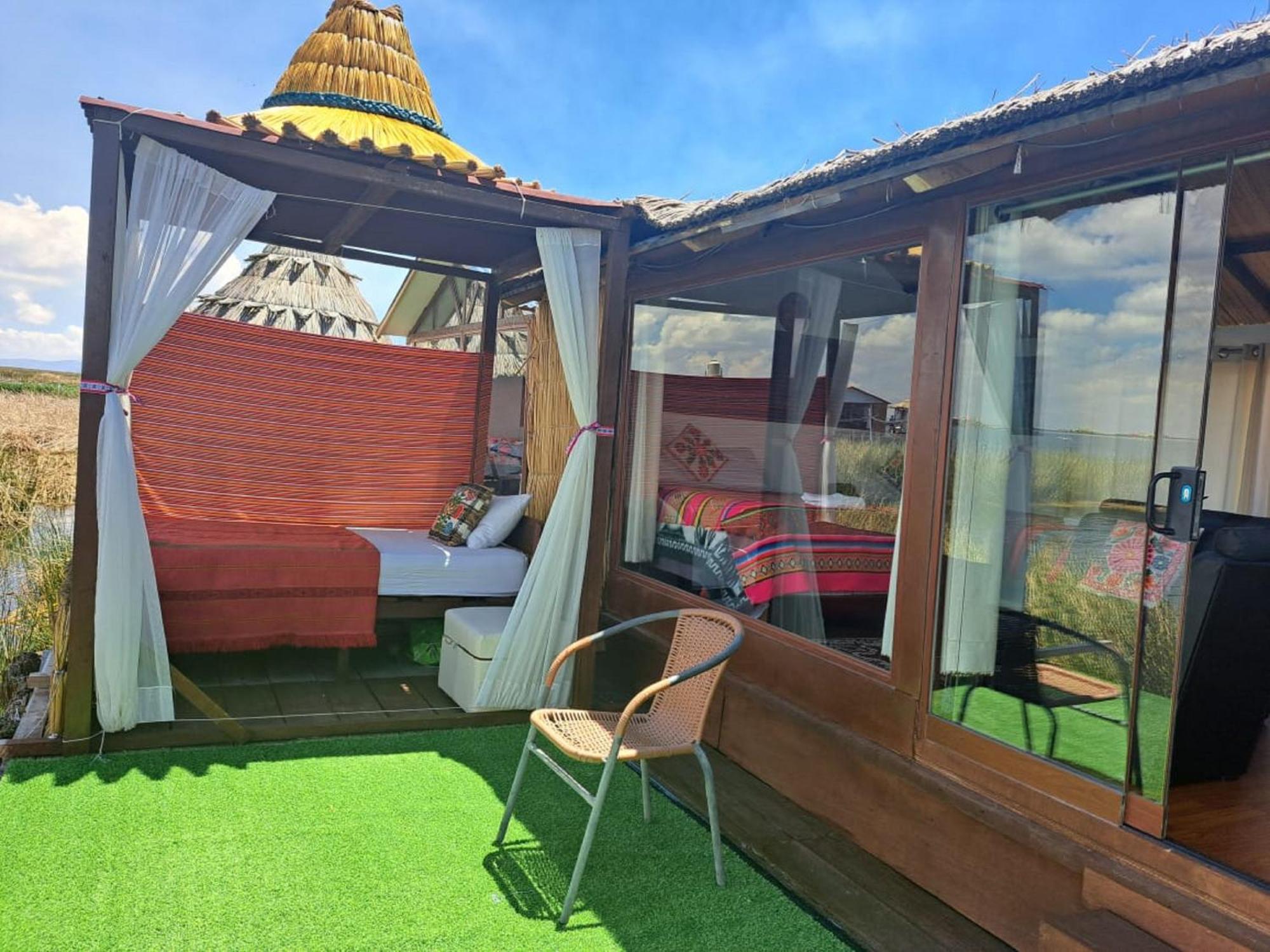 Uros Aruma-Uro On Uros Floating Islands Hotel Puno Exterior photo